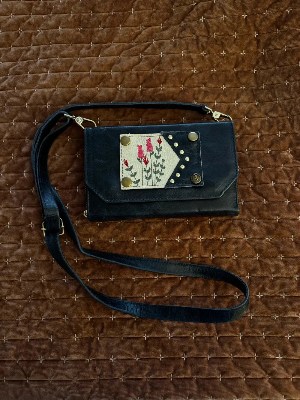 Pure Dixie Kimzey Clutch - Picture 1 of 5